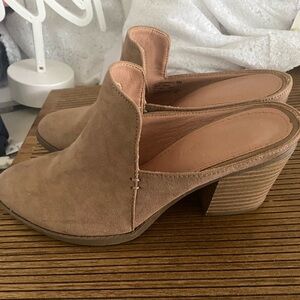 Madden Girl Tan suede block heel mules #mules #blockheel sz 6